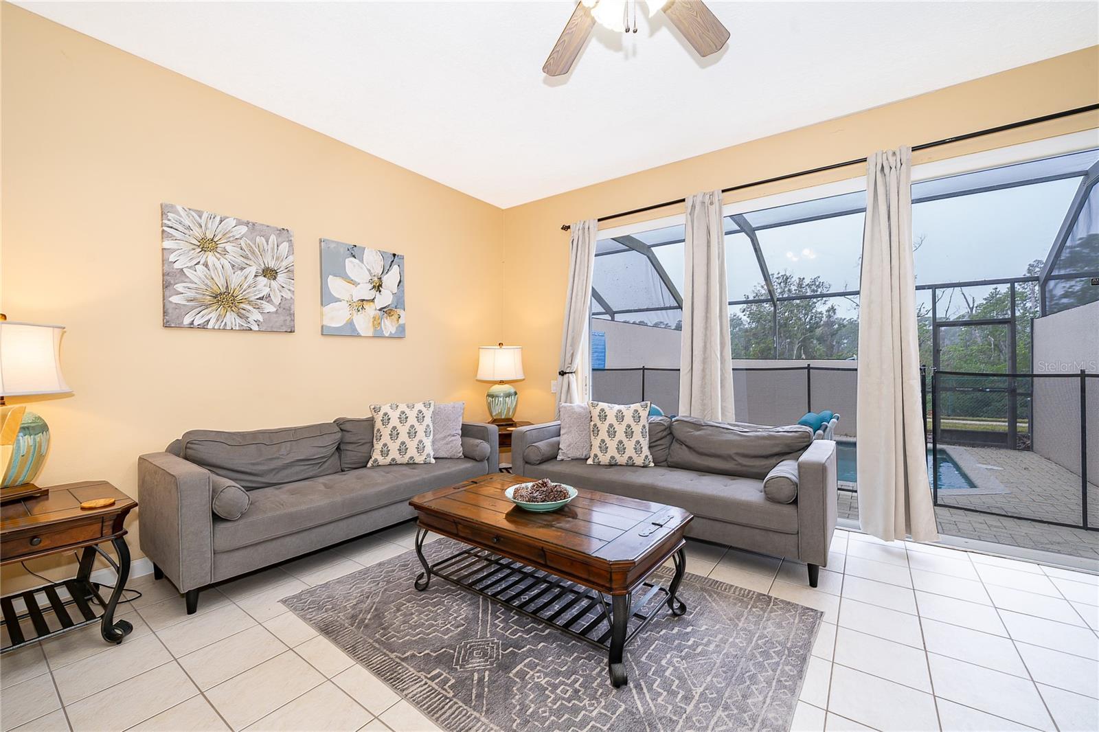 WINDSOR PALMS TWNHMS PH 3A - Residential