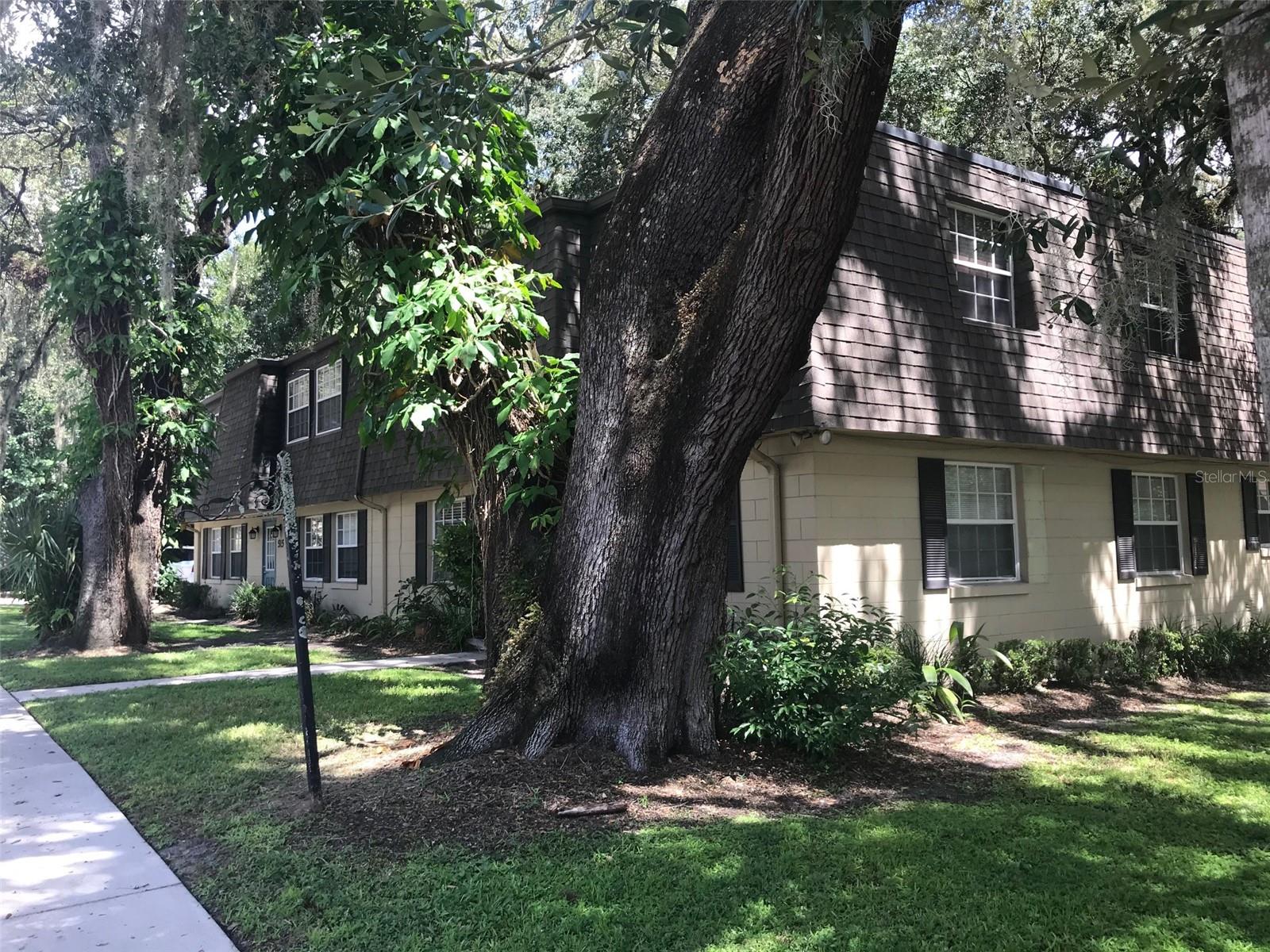 HYER HOUSE CONDOS - Residential Lease