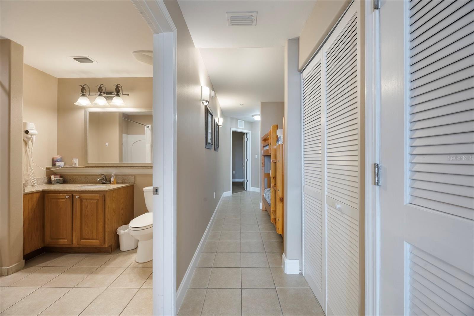 BLUE HERON BCH RESIDENCE TWR 02 CONDO - Residential