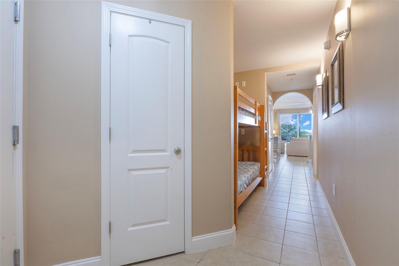 BLUE HERON BCH RESIDENCE TWR 02 CONDO - Residential