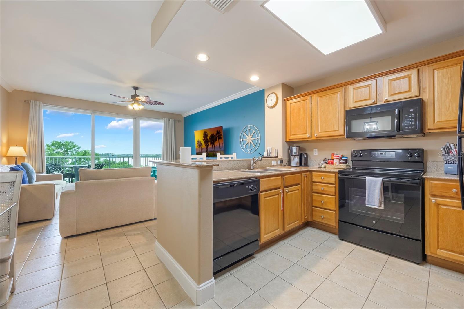 BLUE HERON BCH RESIDENCE TWR 02 CONDO - Residential