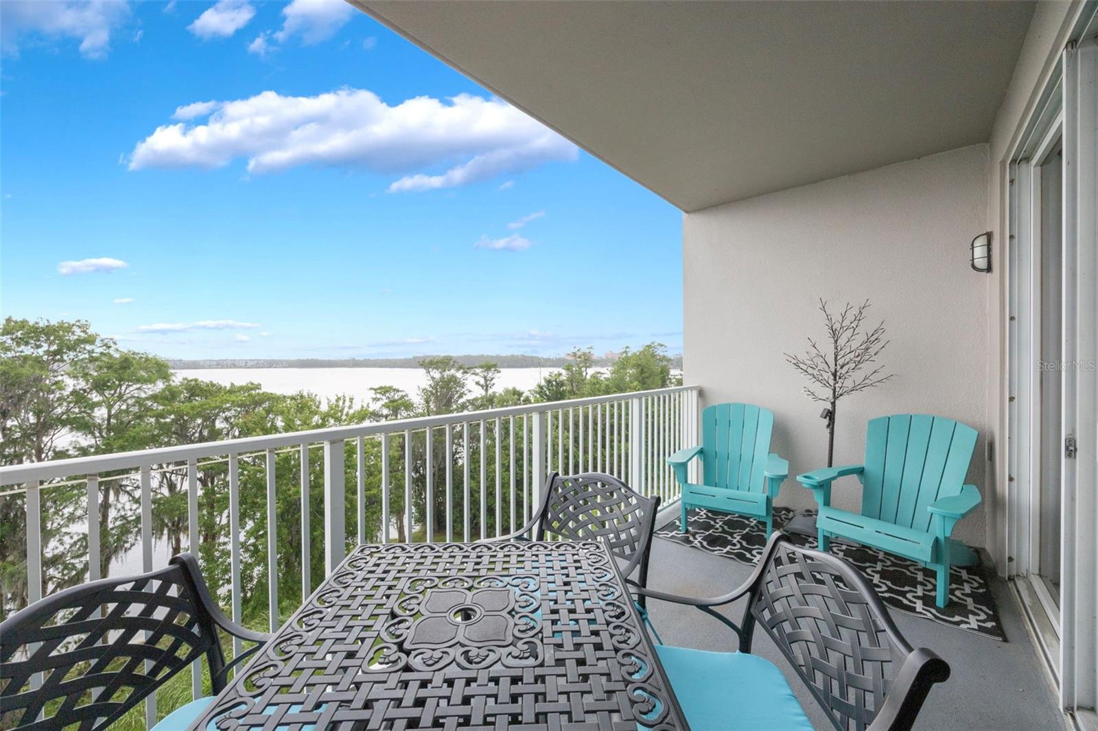 BLUE HERON BCH RESIDENCE TWR 02 CONDO - Residential
