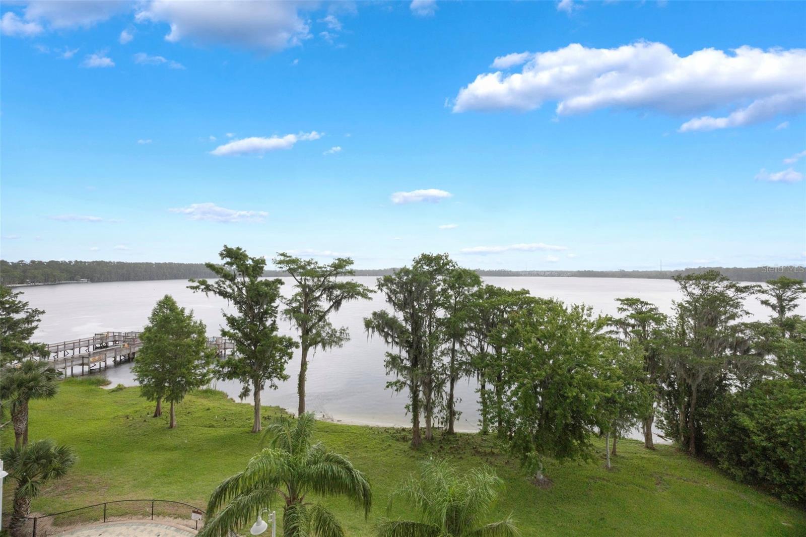 BLUE HERON BCH RESIDENCE TWR 02 CONDO - Residential