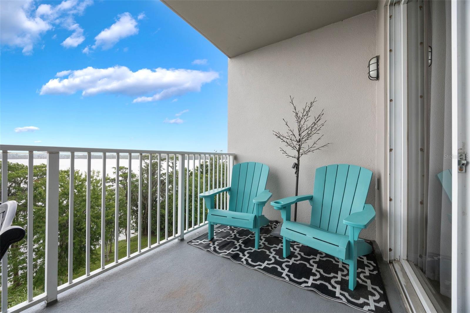 BLUE HERON BCH RESIDENCE TWR 02 CONDO - Residential