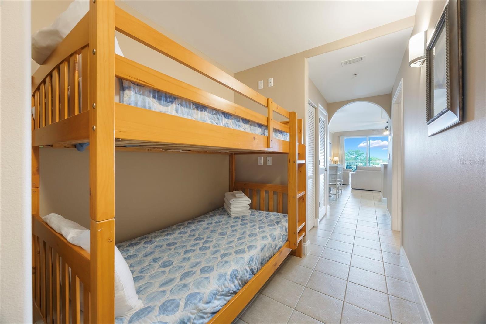 BLUE HERON BCH RESIDENCE TWR 02 CONDO - Residential