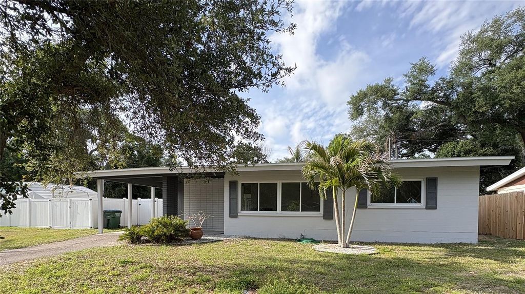 Photo of 10543 51st Terrace N, St Petersburg, FL 33708 (MLS # TB8510845)