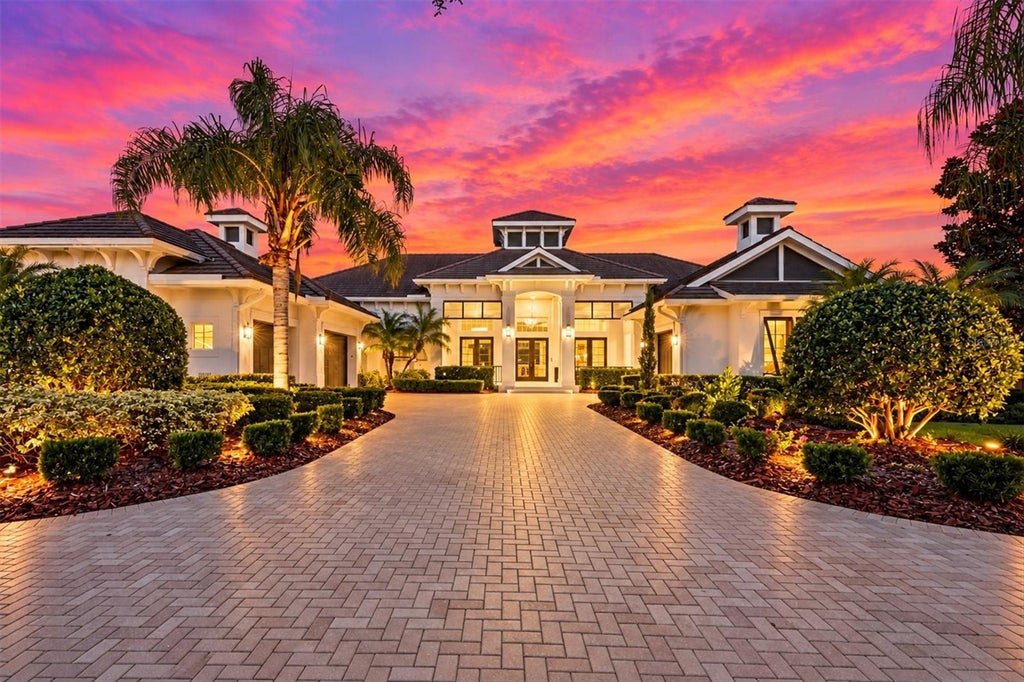 Photo of 8009 Bounty Lane, Bradenton, FL 34202 (MLS # A4709430)