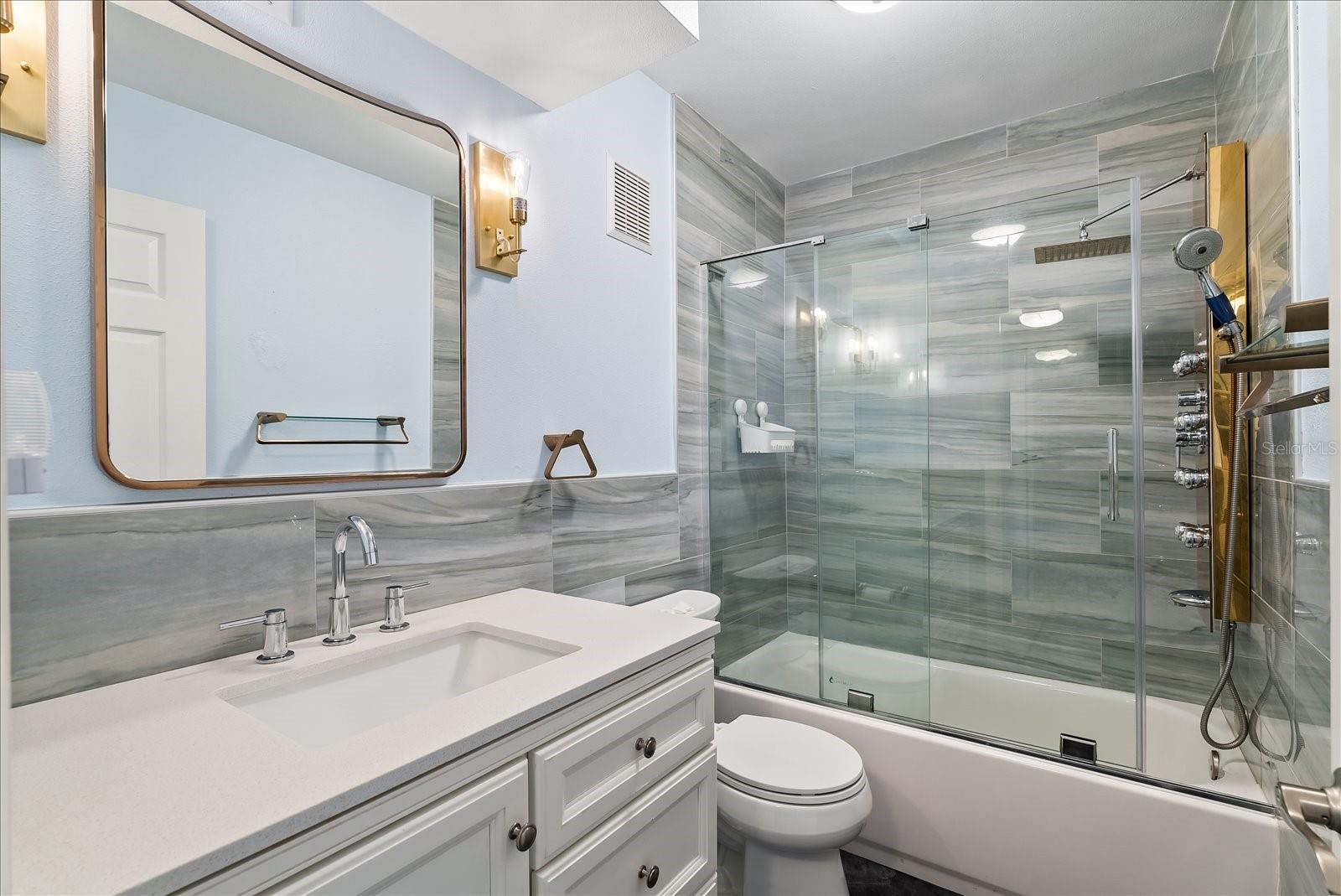 REGENCY CONDO THE - Residential