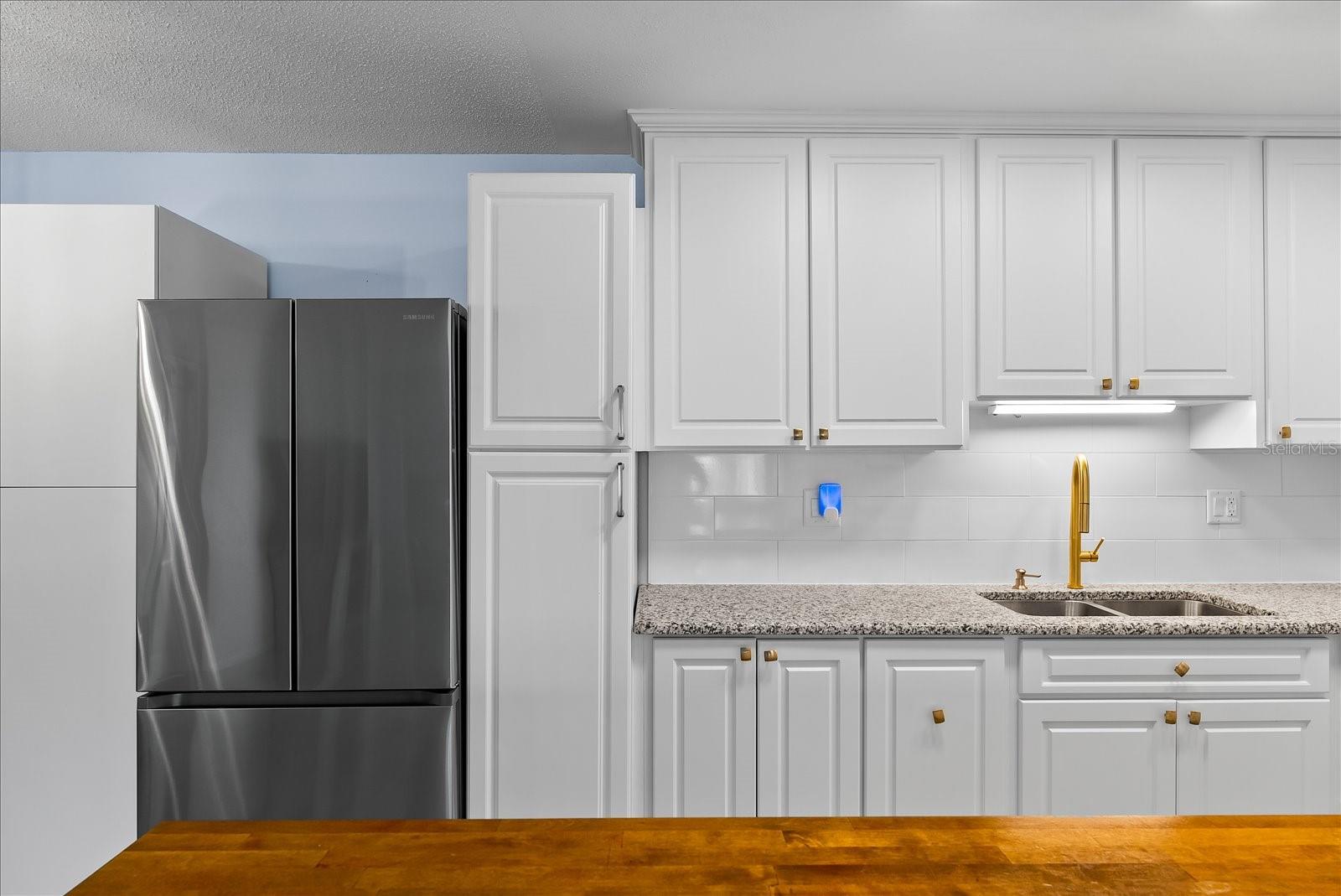 REGENCY CONDO THE - Residential