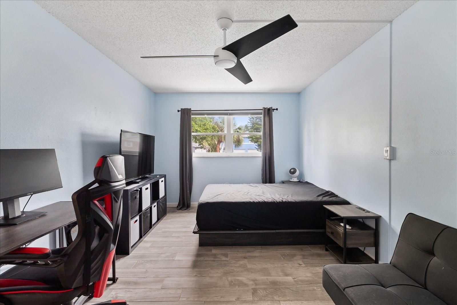 REGENCY CONDO THE - Residential