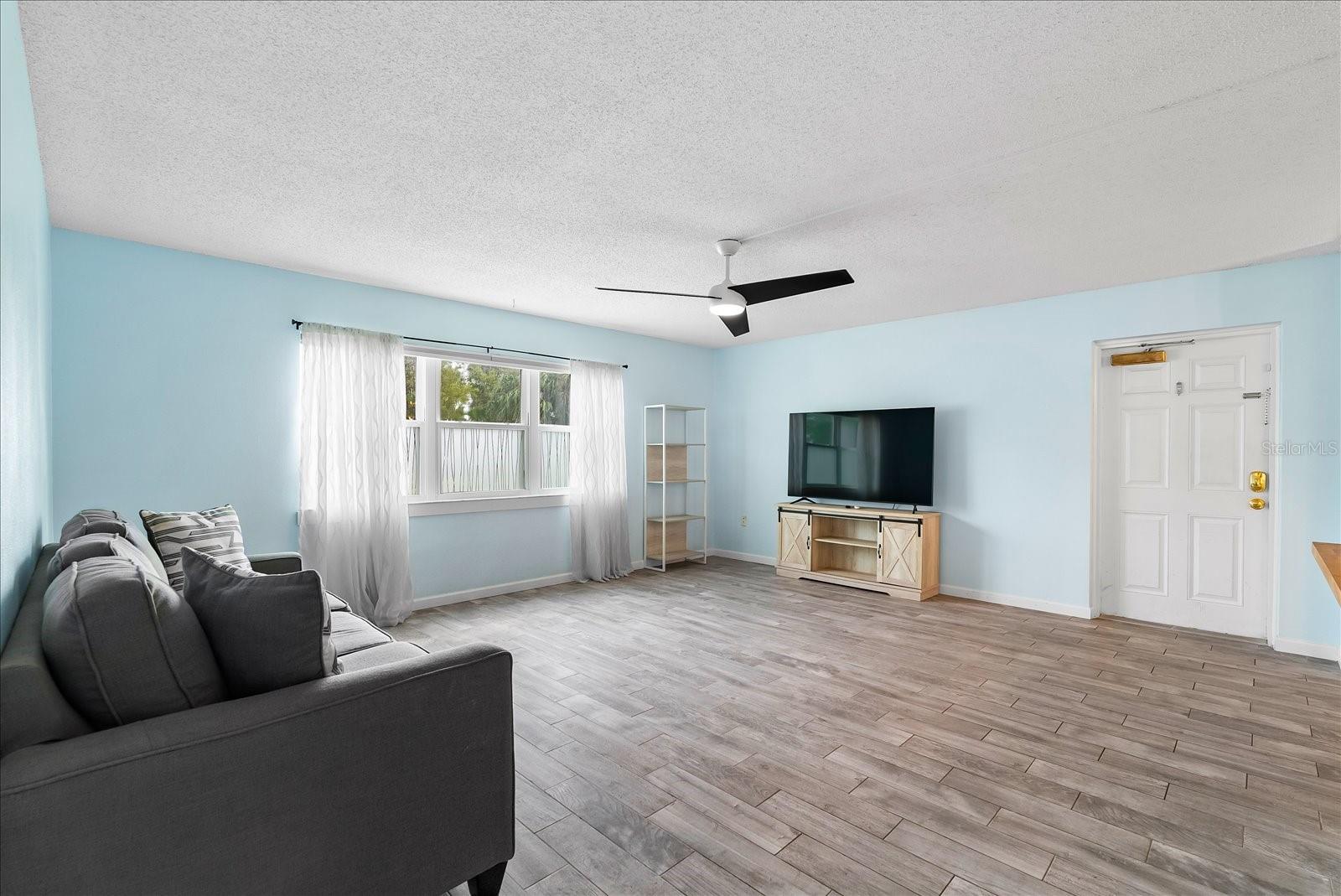 REGENCY CONDO THE - Residential