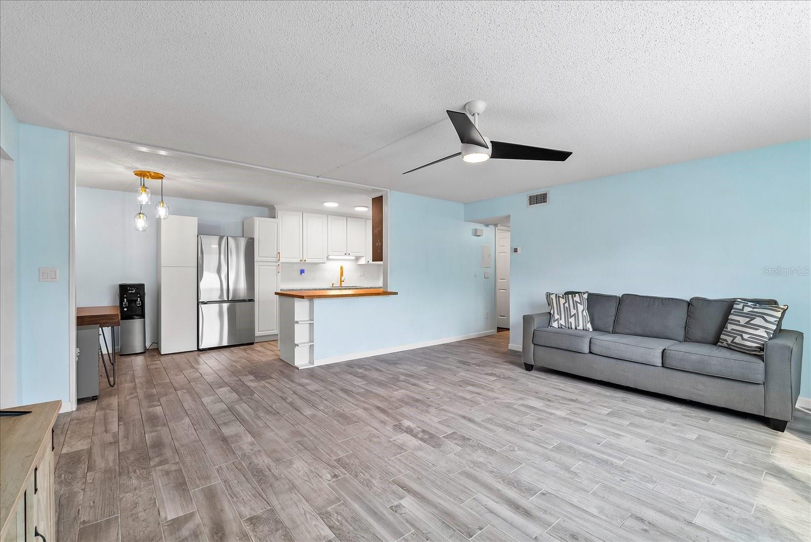 REGENCY CONDO THE - Residential