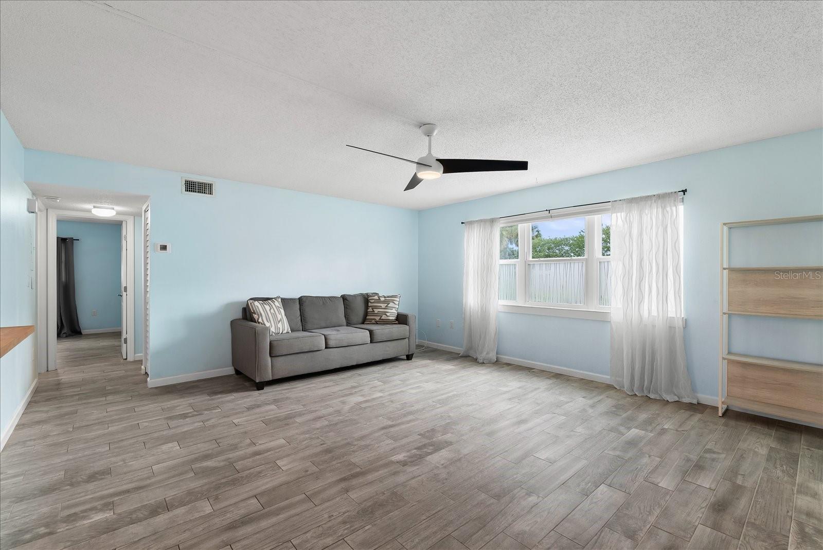 REGENCY CONDO THE - Residential