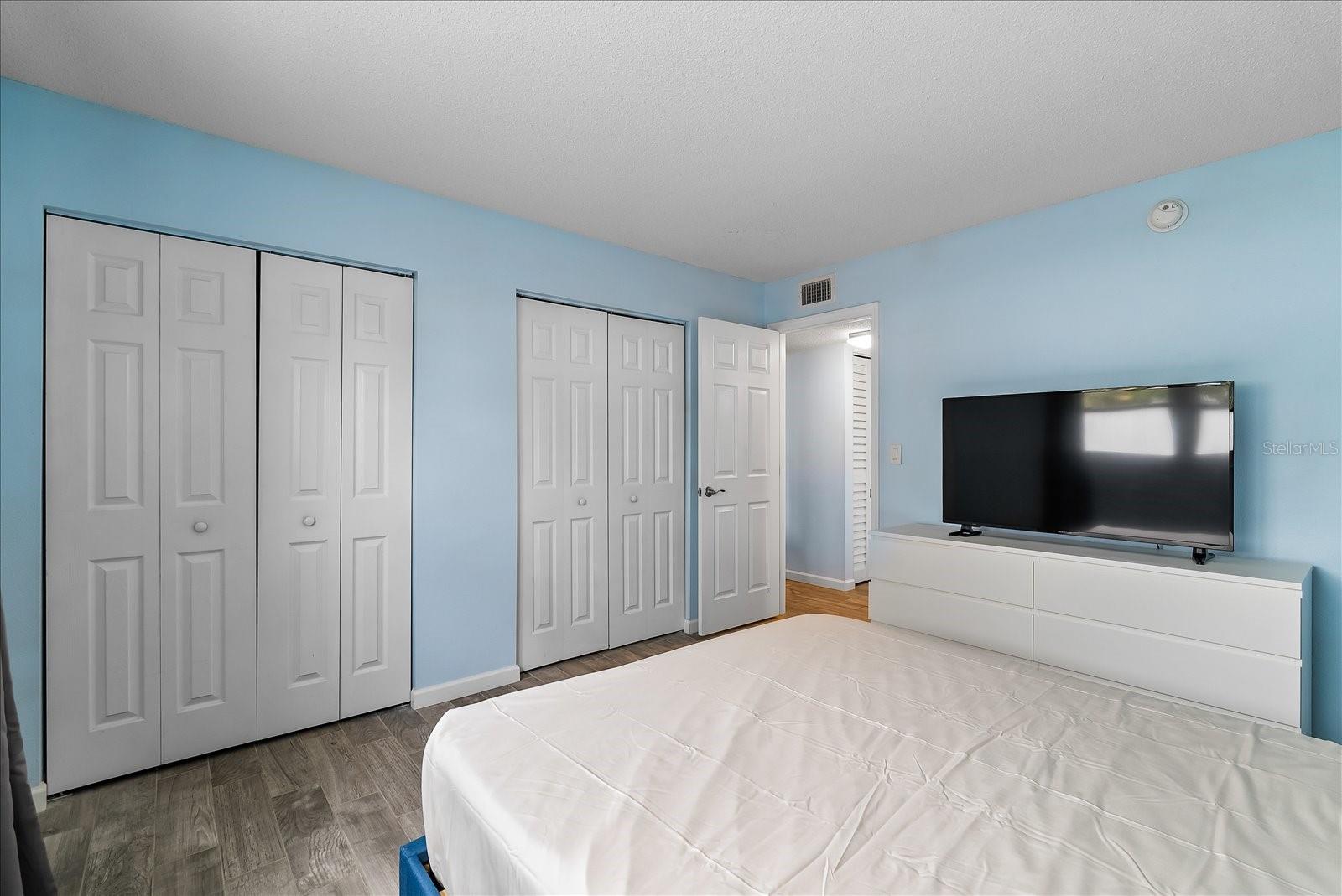 REGENCY CONDO THE - Residential