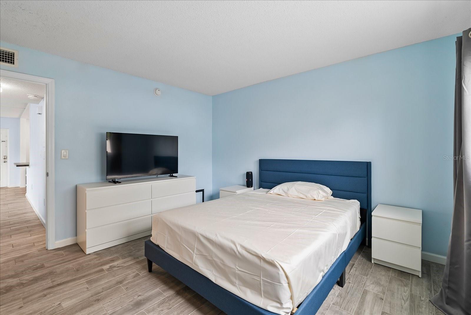 REGENCY CONDO THE - Residential