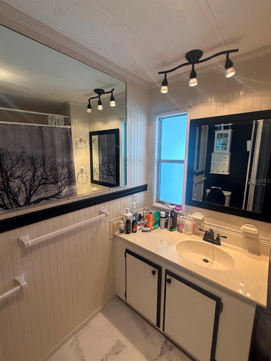 SHADOW BROOK MOBILE HOME - Residential