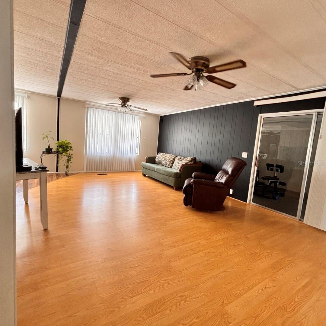 SHADOW BROOK MOBILE HOME - Residential