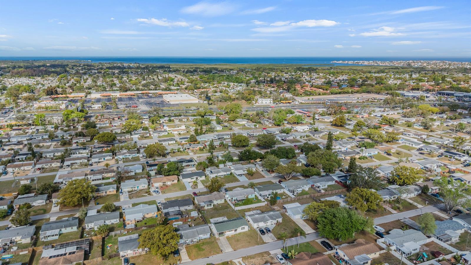 COLONIAL MANOR - Residential