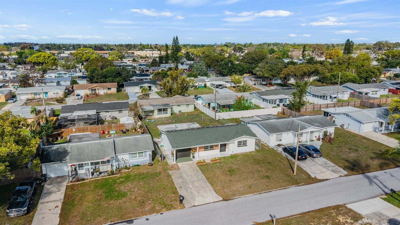 COLONIAL MANOR - Residential