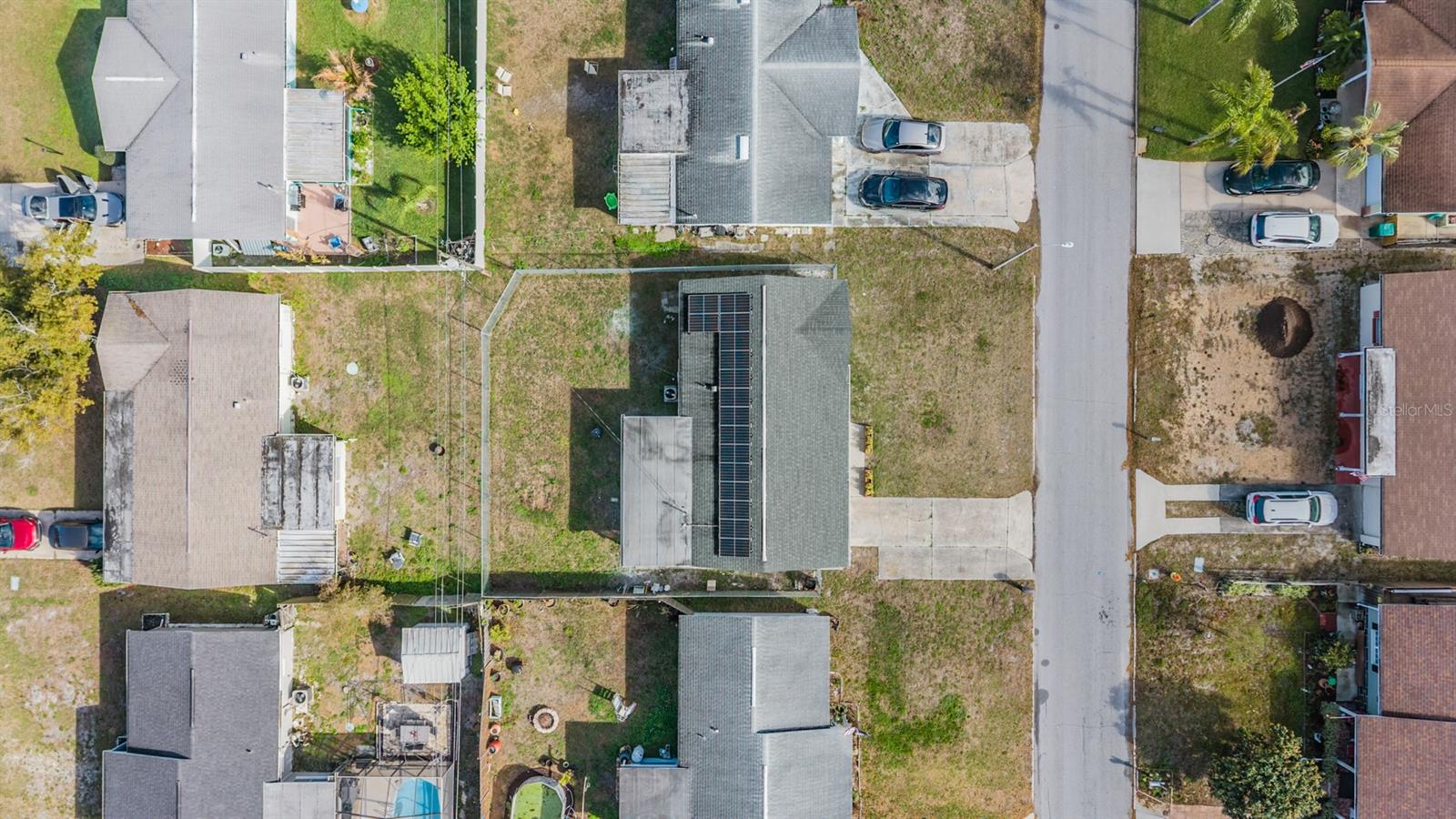 COLONIAL MANOR - Residential