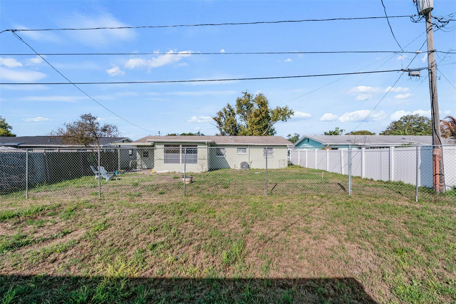 COLONIAL MANOR - Residential