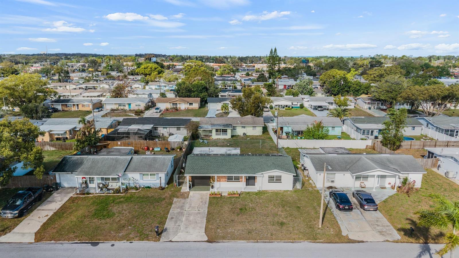 COLONIAL MANOR - Residential