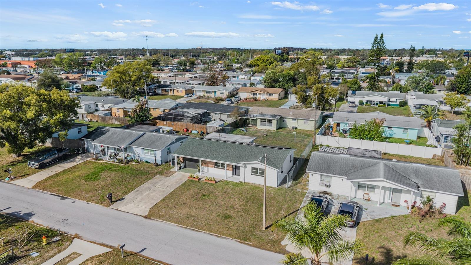 COLONIAL MANOR - Residential