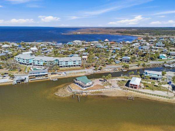 HORSESHOE BEACH - Residential