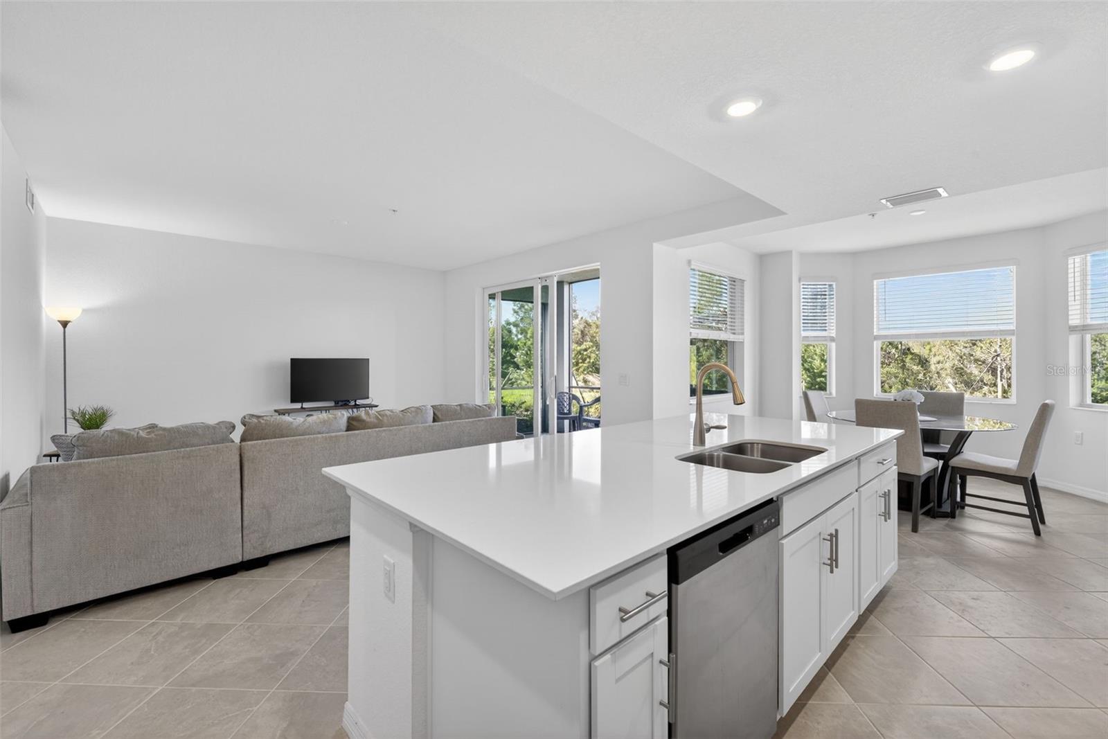 TERRACE VI AT HERITAGE LANDING - Residential