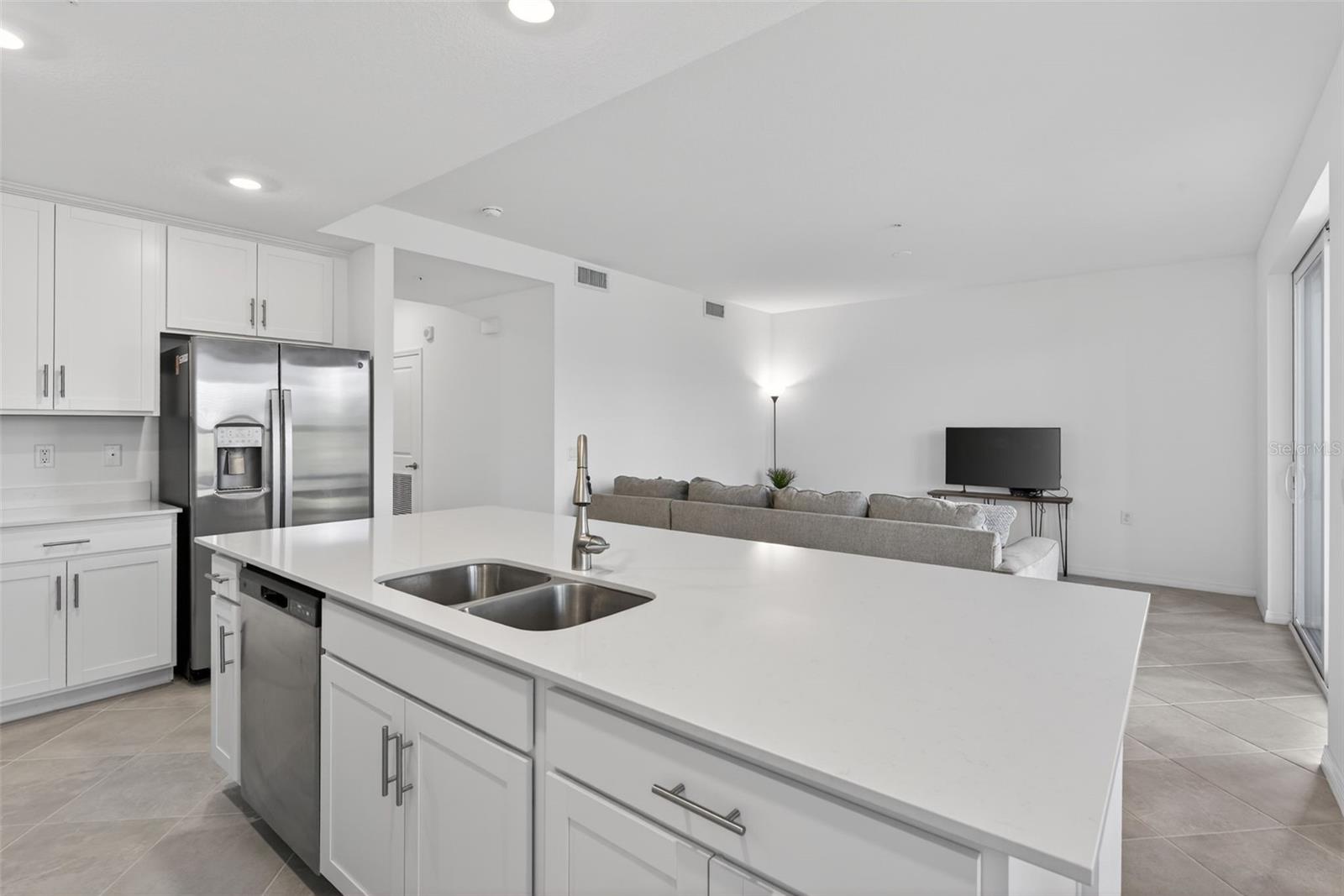 TERRACE VI AT HERITAGE LANDING - Residential