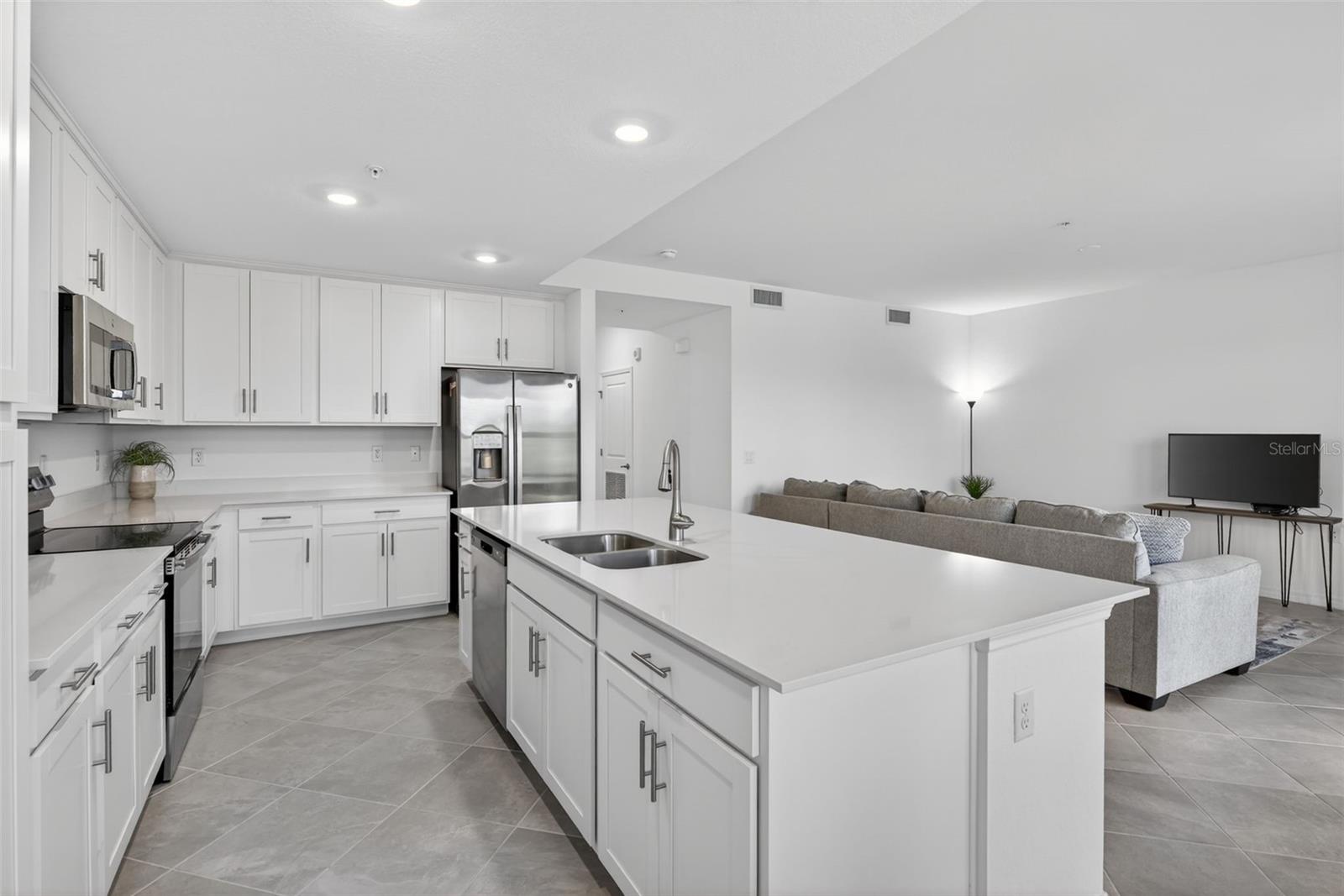 TERRACE VI AT HERITAGE LANDING - Residential