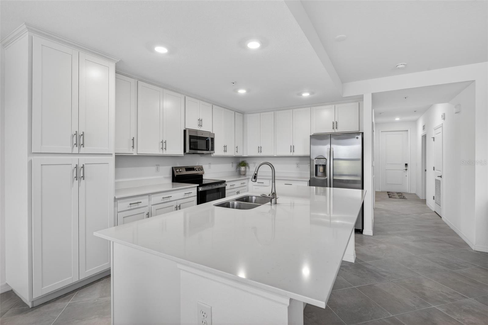 TERRACE VI AT HERITAGE LANDING - Residential