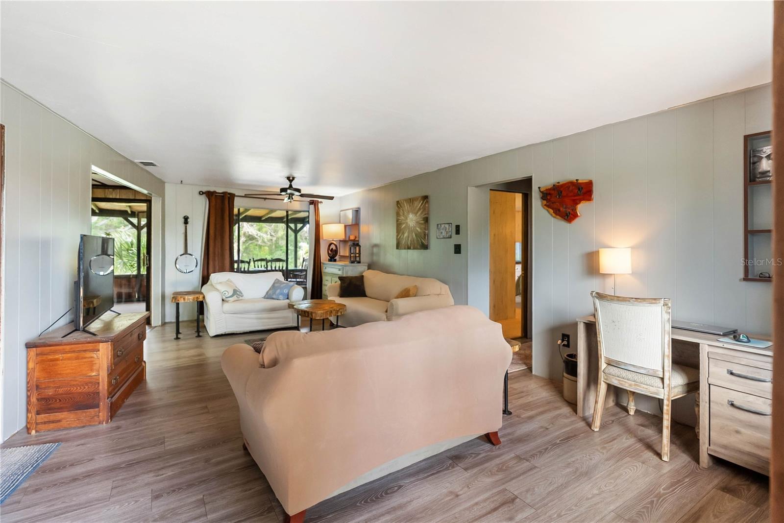 LAUREL VILLA - Residential