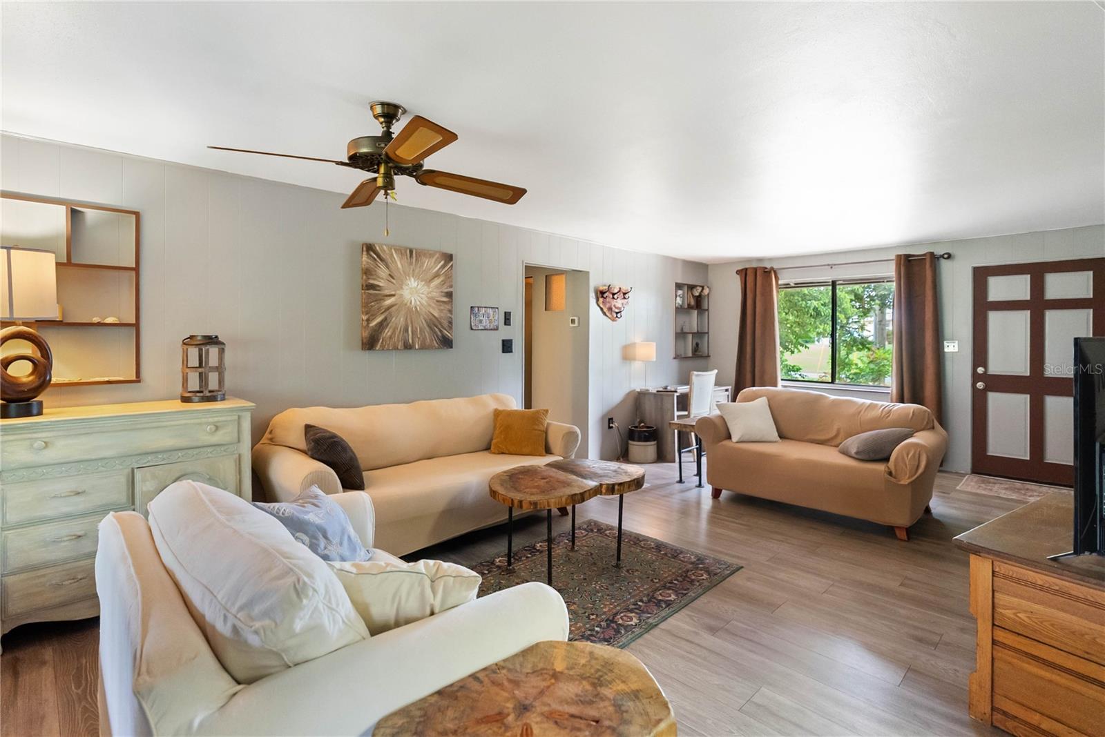 LAUREL VILLA - Residential