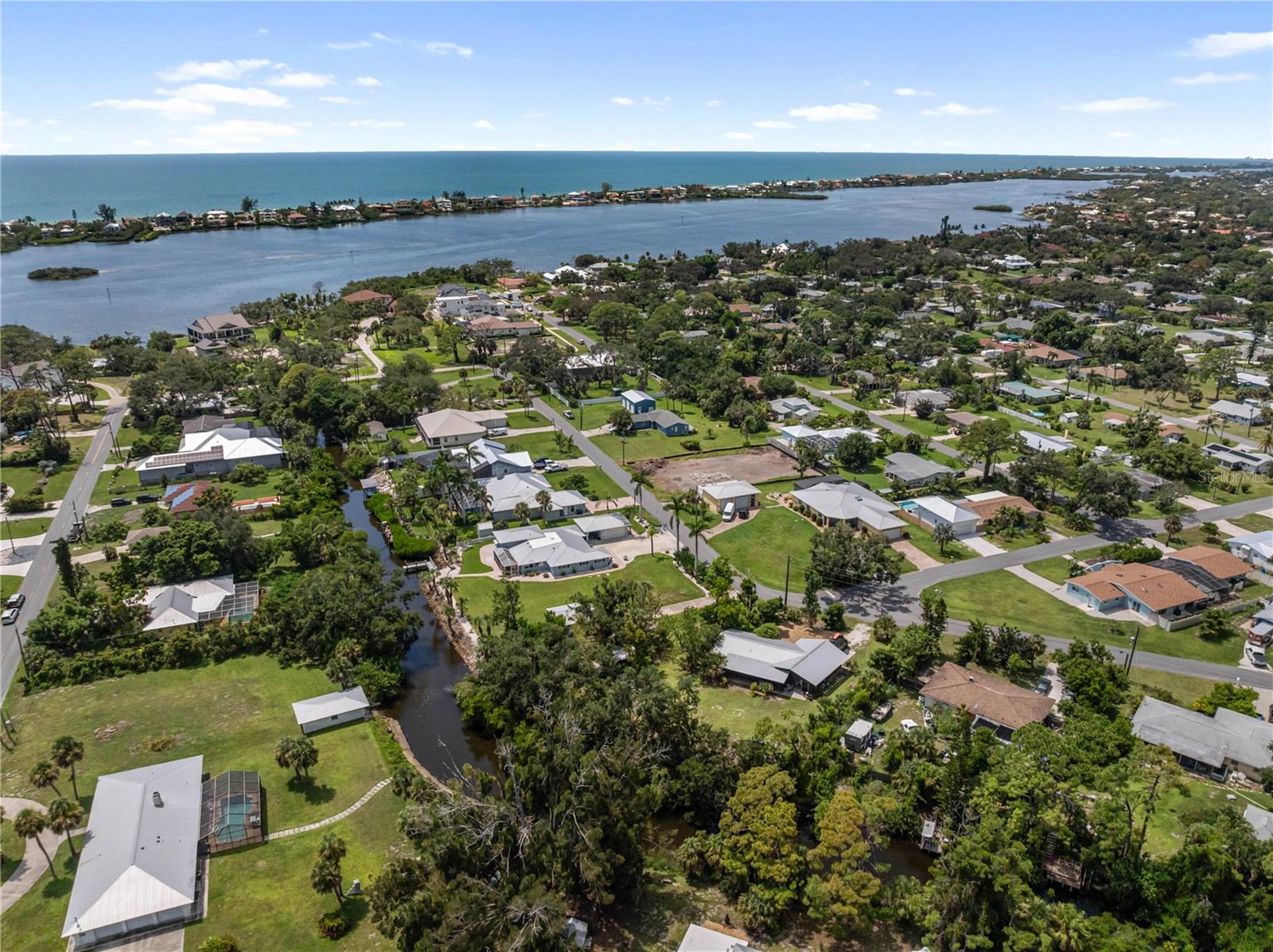 LAUREL VILLA - Residential