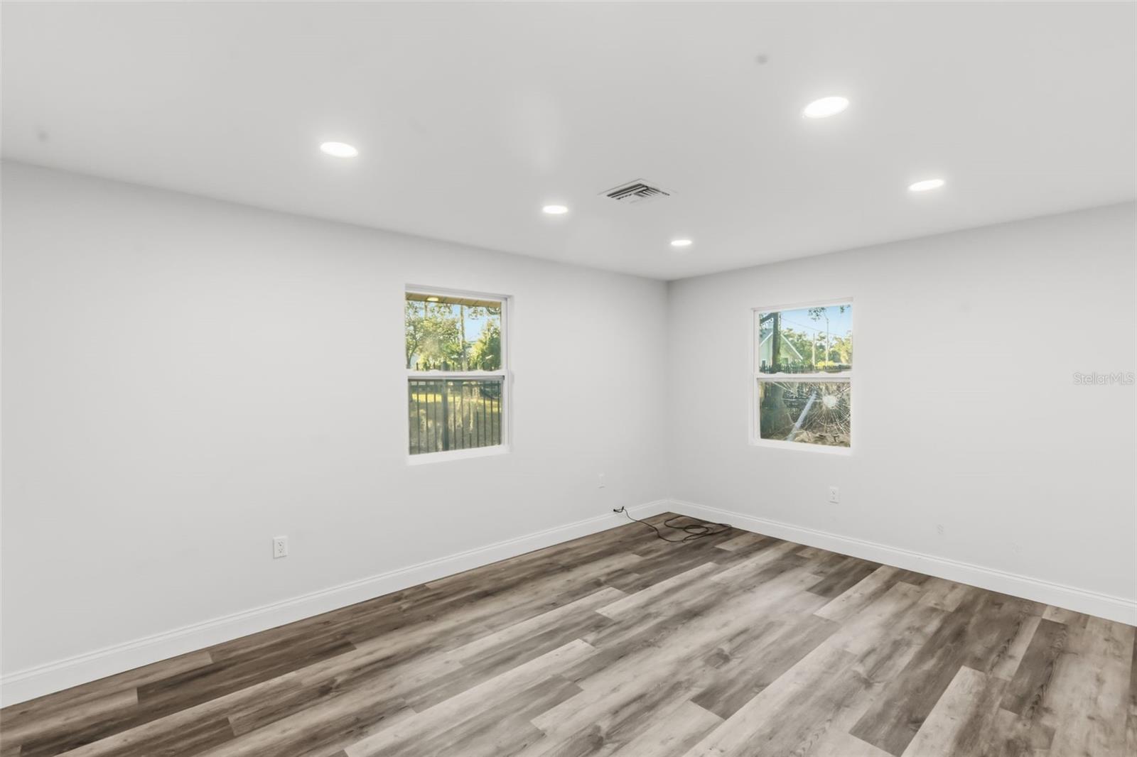 MORROW SQUARE - Commercial Sale