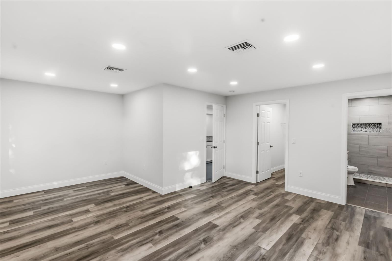MORROW SQUARE - Commercial Sale