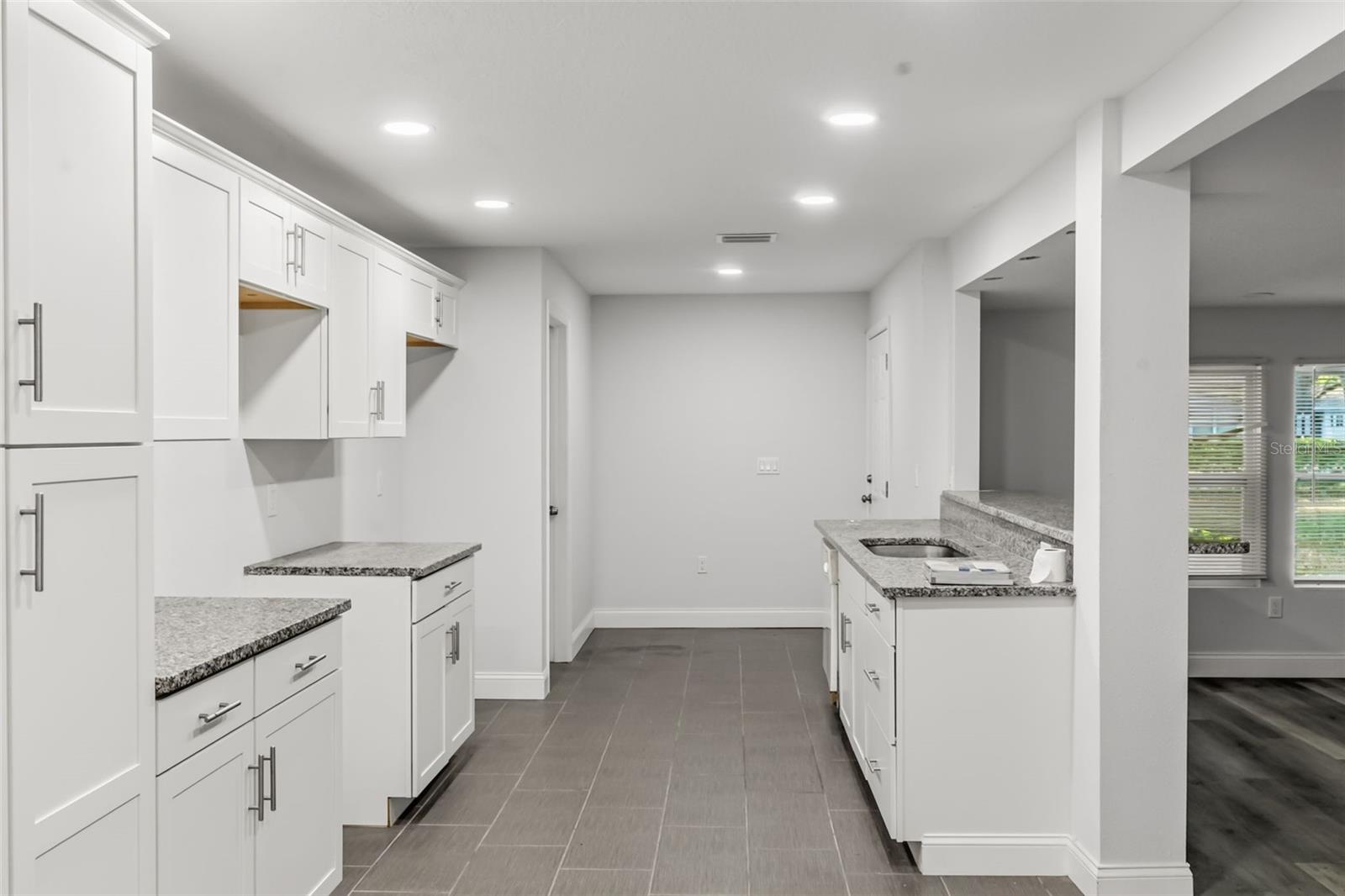 MORROW SQUARE - Commercial Sale