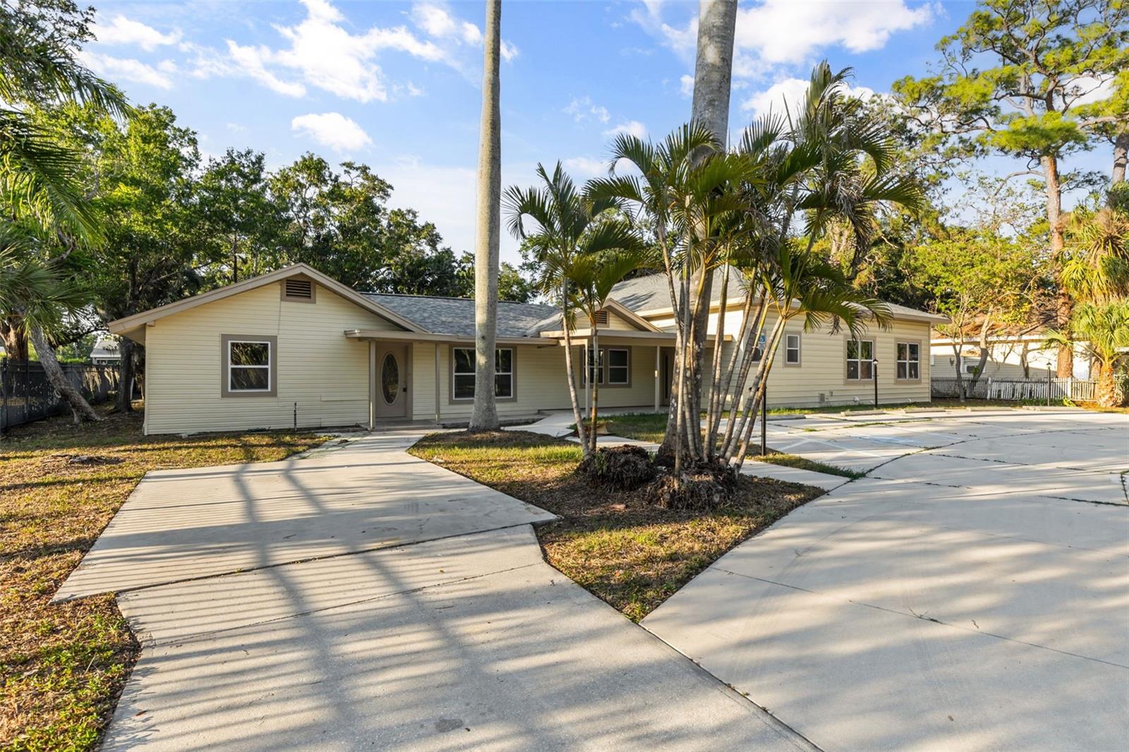 MORROW SQUARE - Commercial Sale