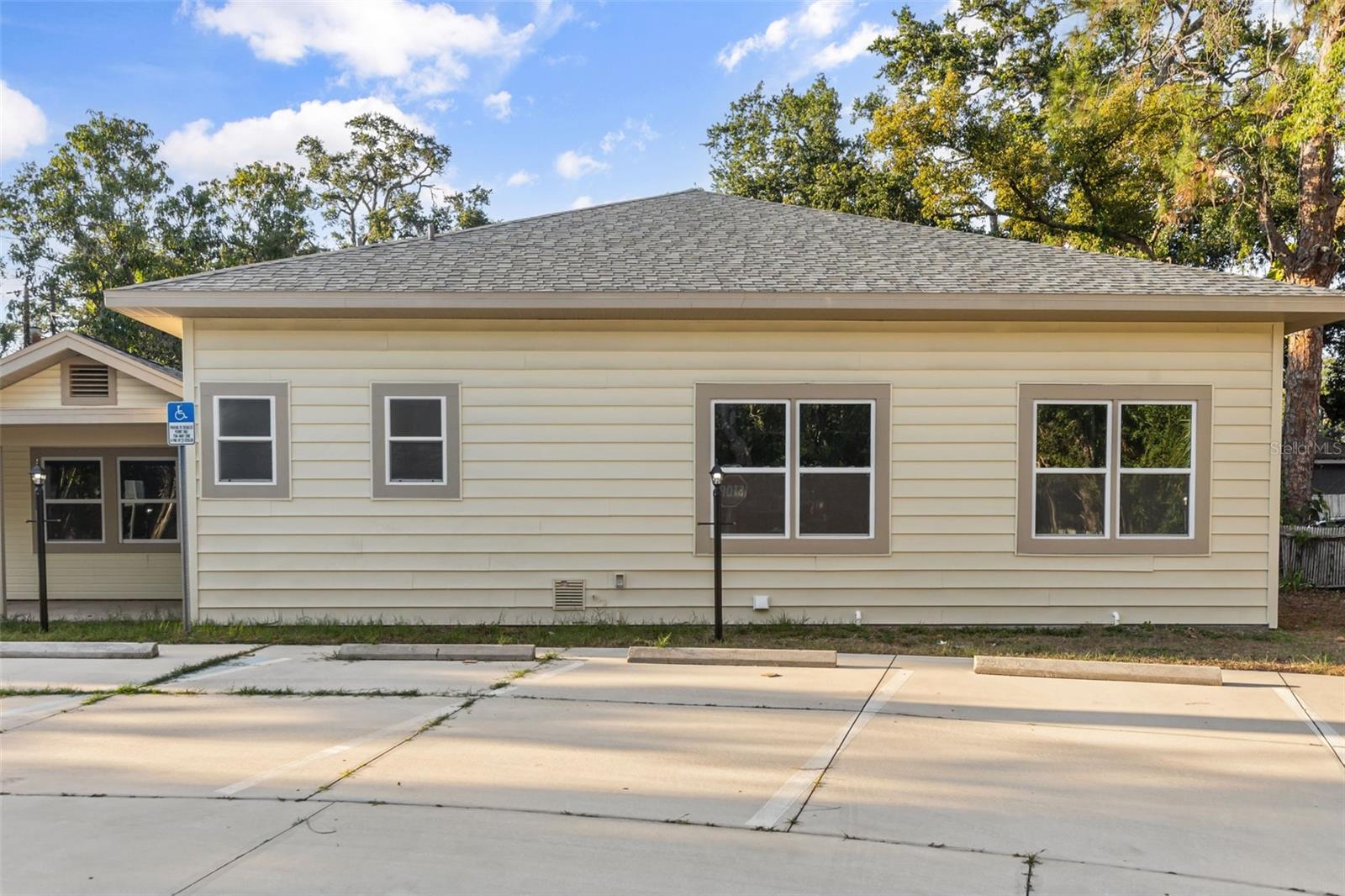 MORROW SQUARE - Commercial Sale