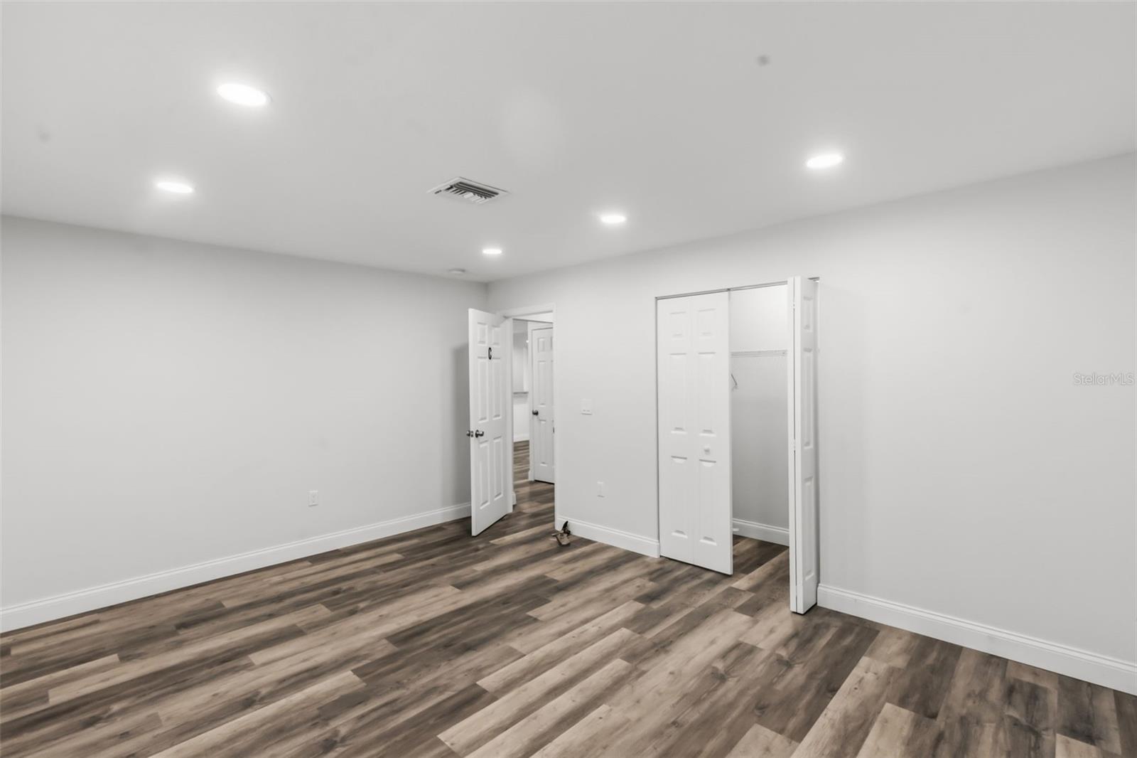 MORROW SQUARE - Commercial Sale