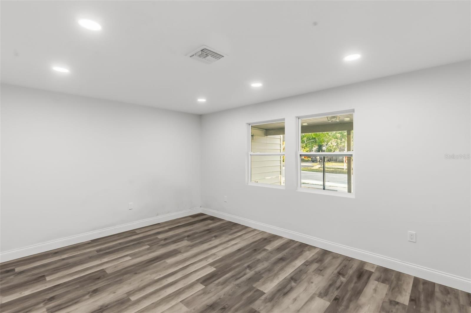 MORROW SQUARE - Commercial Sale