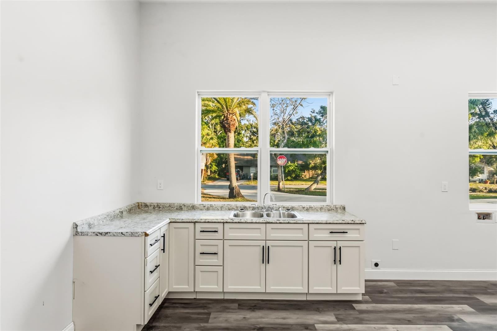MORROW SQUARE - Commercial Sale