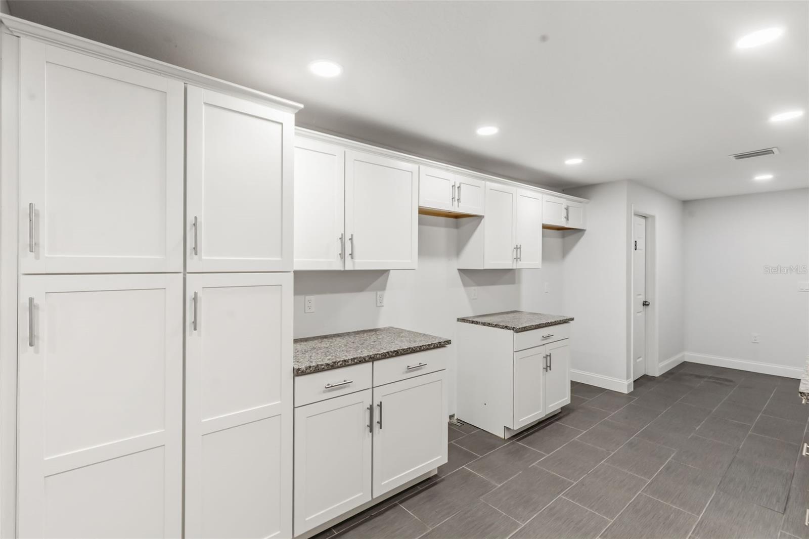 MORROW SQUARE - Commercial Sale