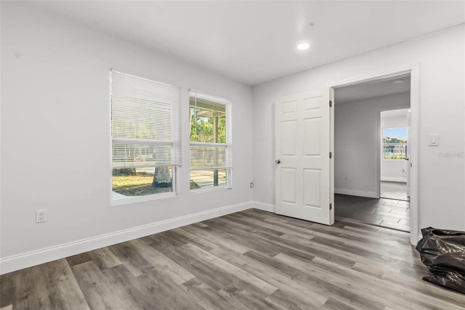 MORROW SQUARE - Commercial Sale