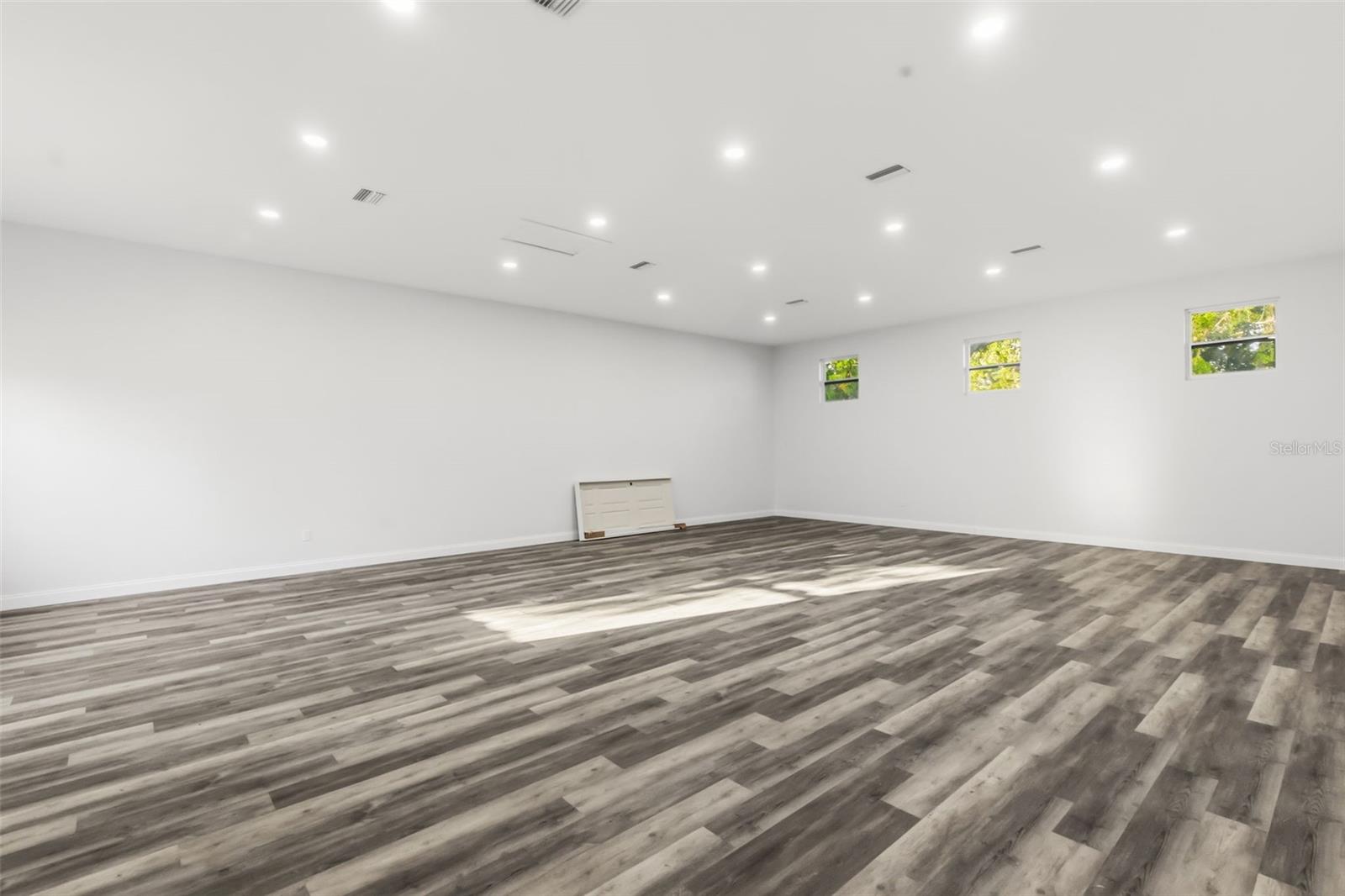 MORROW SQUARE - Commercial Sale