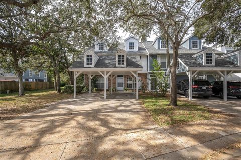 A home in PALM HARBOR