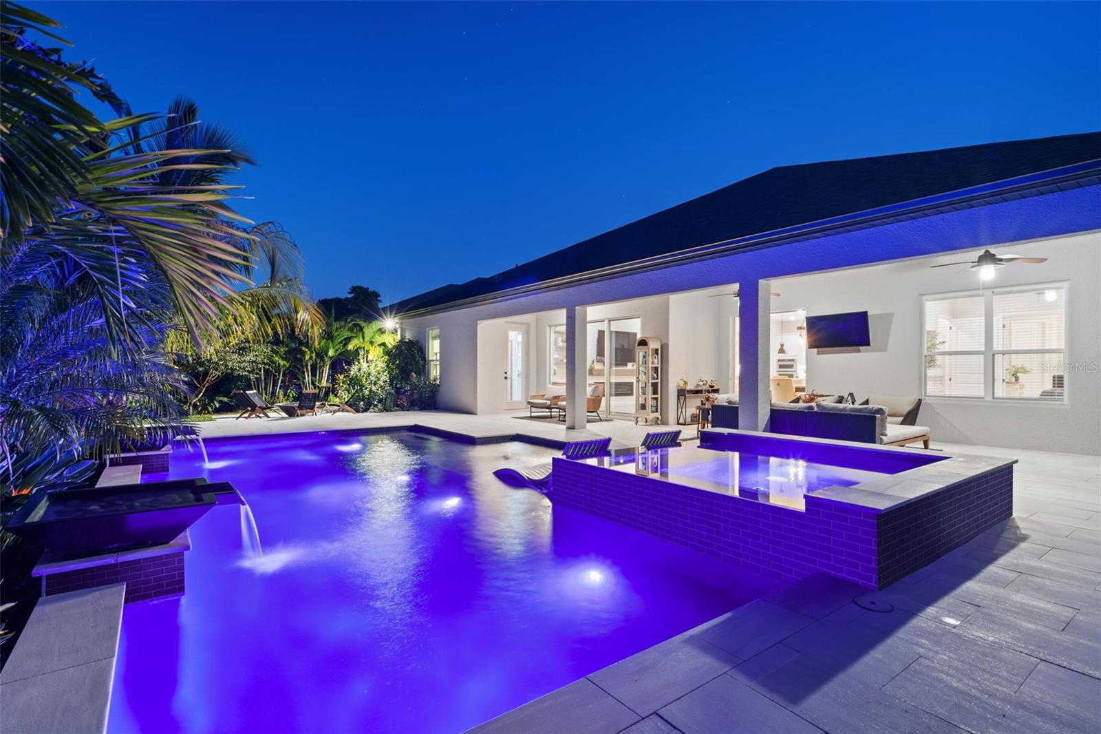 WATERS EDGE AT HAWKS CREST - Residential