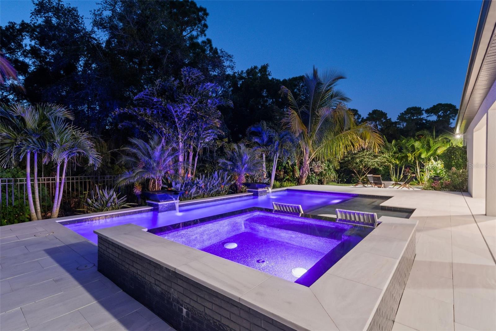 WATERS EDGE AT HAWKS CREST - Residential