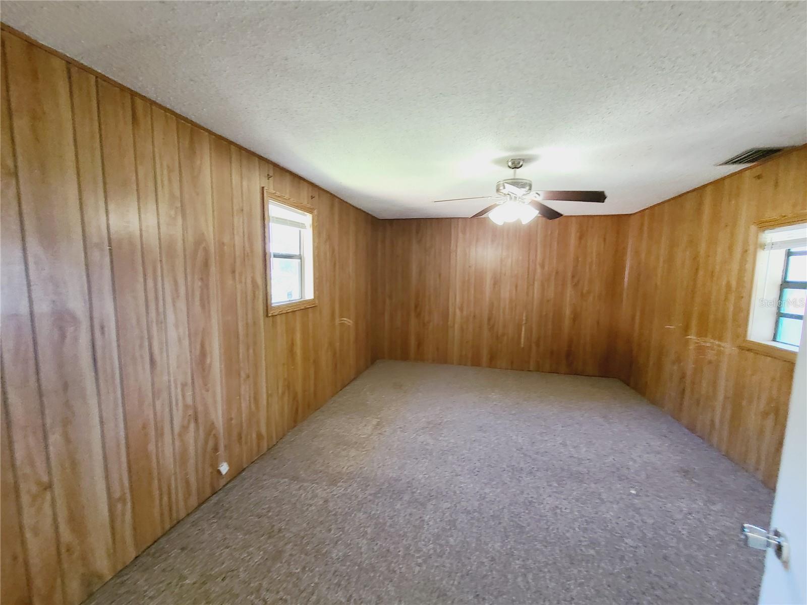 LEVERICHS J J TOURIST PARK - Residential Lease